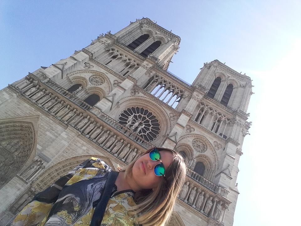 Notre Dame tourist selfie